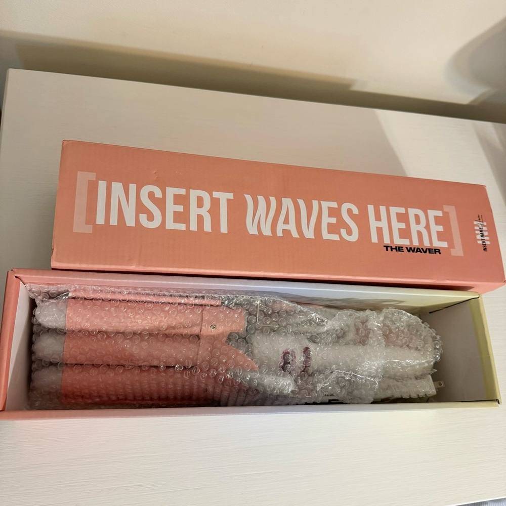 NIB! Insert Waves Here Triple Barrel Hair Waver by Insert Name Here